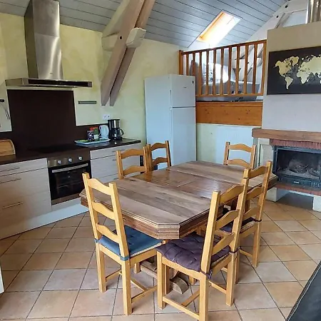 בית נופש Maison De Vue Panoramique Le Pailler 4 A 9 Personnes מילאו